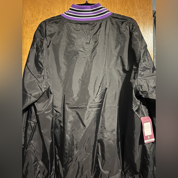 Mitchell & Ness Raptors NBA Jacket - Picture 3 of 3